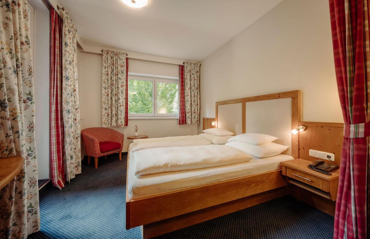 Familien Otel Saalbach-Hinterglemm Oda fotoğraf
