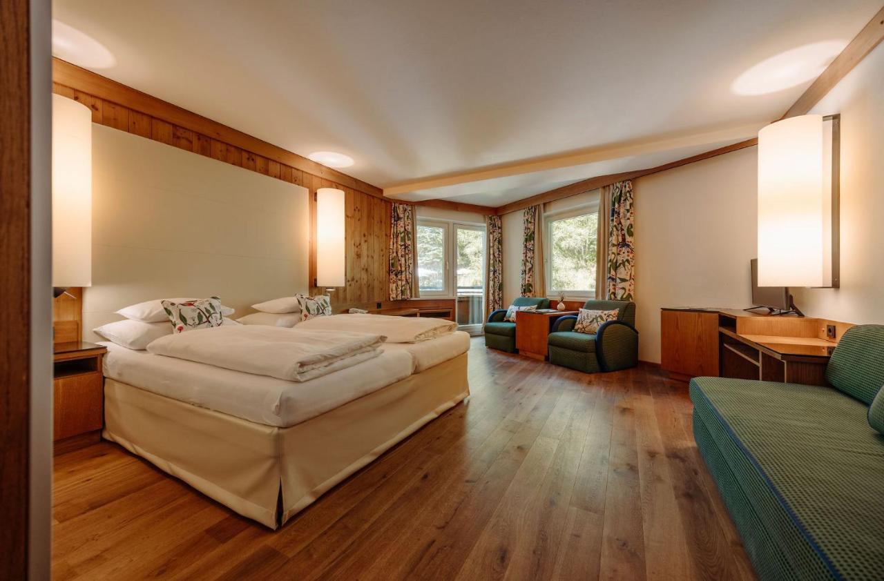 Familien Otel Saalbach-Hinterglemm Oda fotoğraf